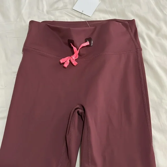 Dark pink and neon Fabletics leggings - Picture 9 of 13